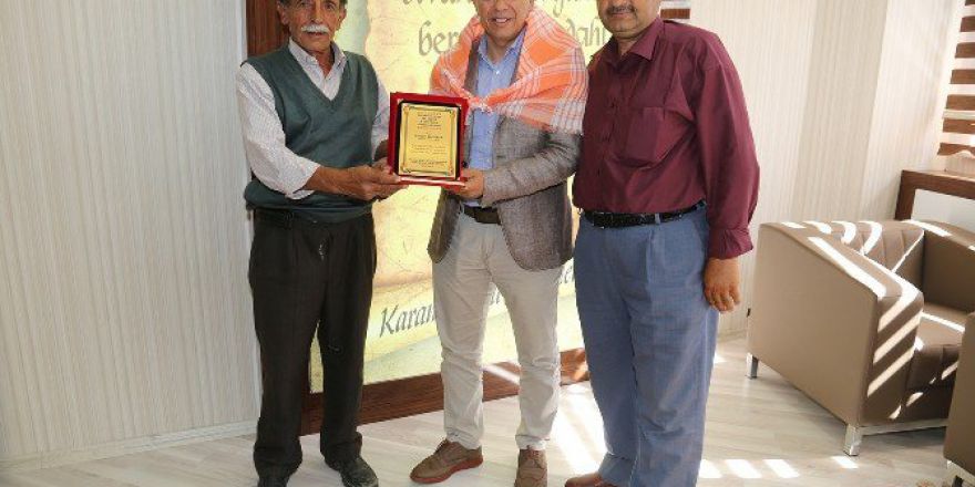 Başkan Çalışkan’a Teşekkür Plaketi