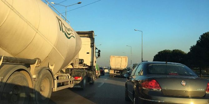Bursa Trafiğini Bu Kamyonlar Kilitliyor