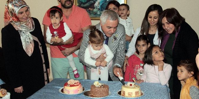 Prof. Dr. Satar: "Türkiye’de Doğan Bebeklerin 130 Bini Prematüre"