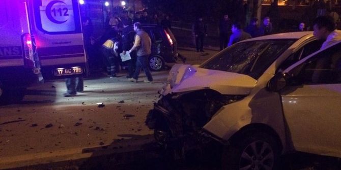 Çanakkale’de Trafik Kazası; 3 Yaralı