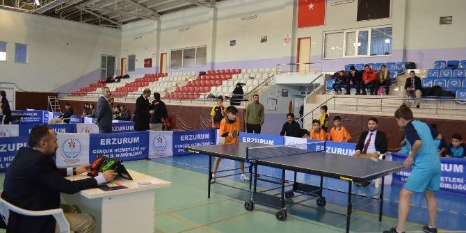 Yıldızlar Masada Yarıştı