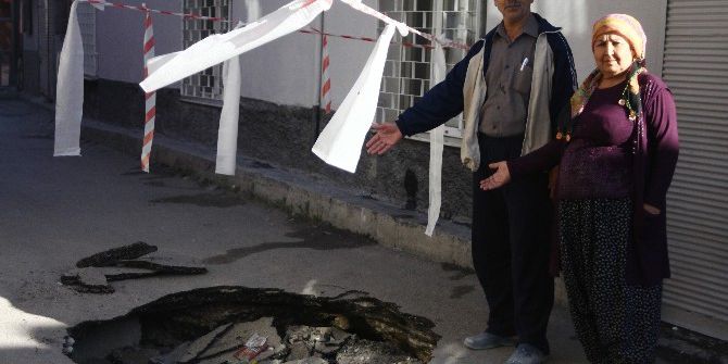 Göktaşı Değil Su Kaçağı Krateri