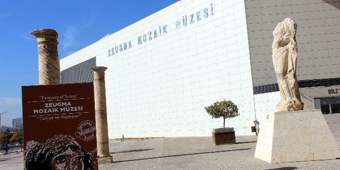 Kayıp Parçaları Abd’de Olan Çingene Kızı Mozaiği Karanlık Odada Korunuyor