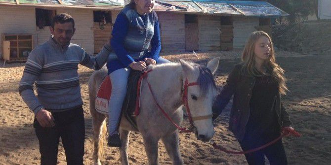 Atla Engelleri Aşıyorlar