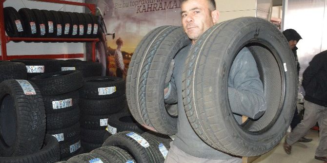 Niksar’da “Kış Lastiği Mesaisi” Başladı