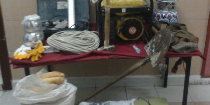 Kaçak Kazı Yapan 12 Kişi Suçüstü Yakalandı