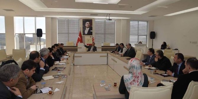 Başkan Yağcı, Yardımcıları Ve Birim Müdürleriyle Toplandı