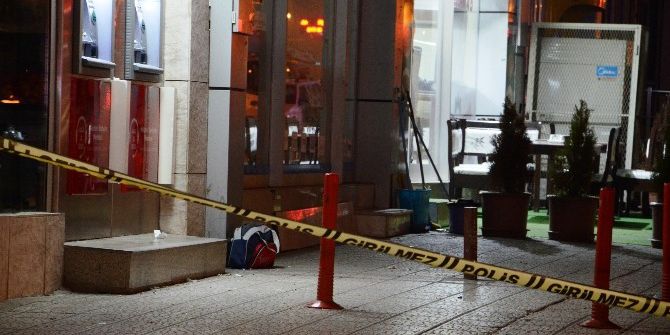 Şüpheli Çantadan Elbise Çıktı