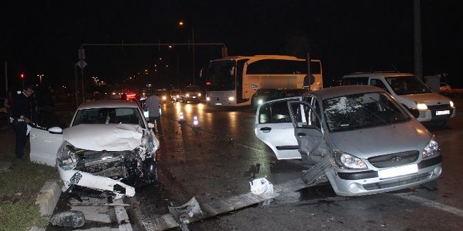 Manavgat’ta Trafik Kazası: 3 Yaralı