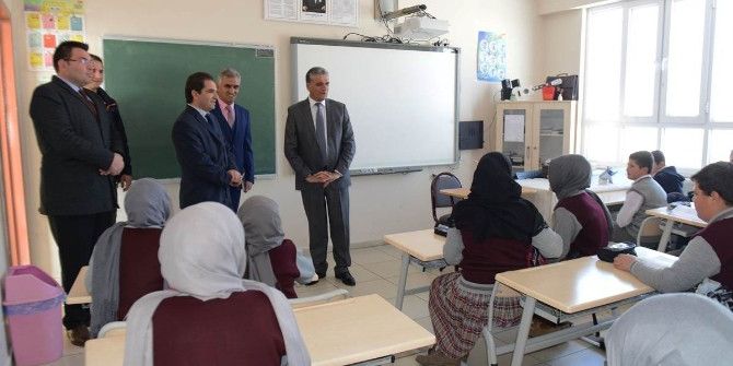 Vali Özefe’den Okul Ziyareti