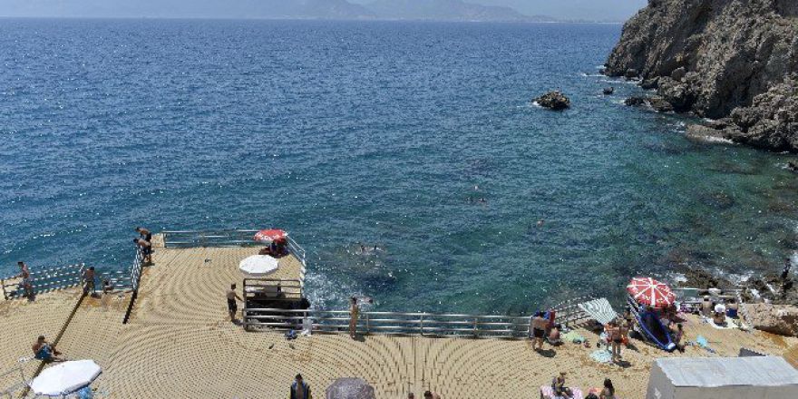 Falez Halk Plajlarına Yoğun İlgi