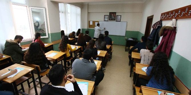 Başkan Karabağ Eğitim Kurumlarının Tekrar Açılmasını Değerlendirdi