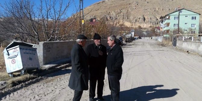 Adilcevaz’da Kilitli Parke Döşeme Çalışmaları Devam Ediyor