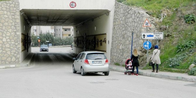 Bu Alt Geçitte Yayalar İçin Can Güvenliği Yok