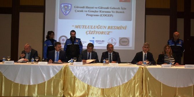 Antalya’da "Mutluluğun Resmini Çiziyoruz" Projesi