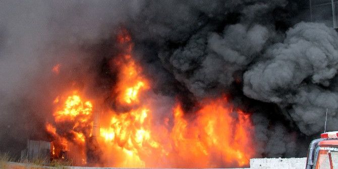 Bayrampaşa’da Plastik Fabrikasında Yangın