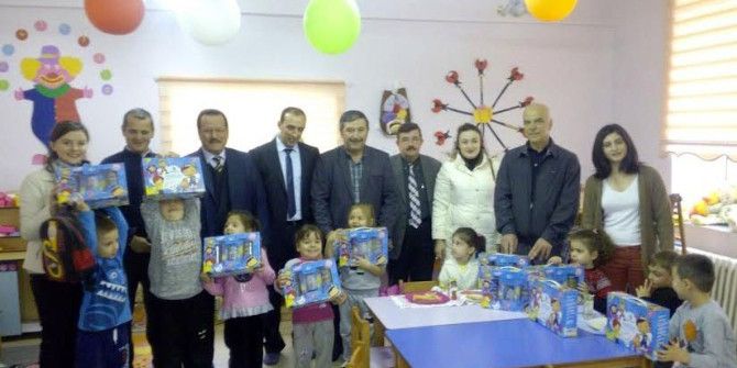 Marmarabirlik Mürefte Kooperatifi’nden Miniklere Zeytin