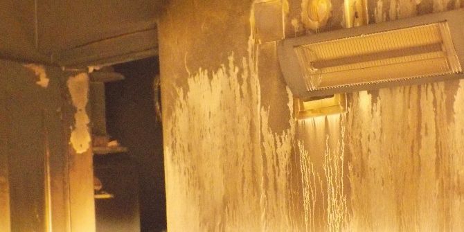 Karacasu Apartmanın Giriş Katında Yaşanan Yangın Korkuttu