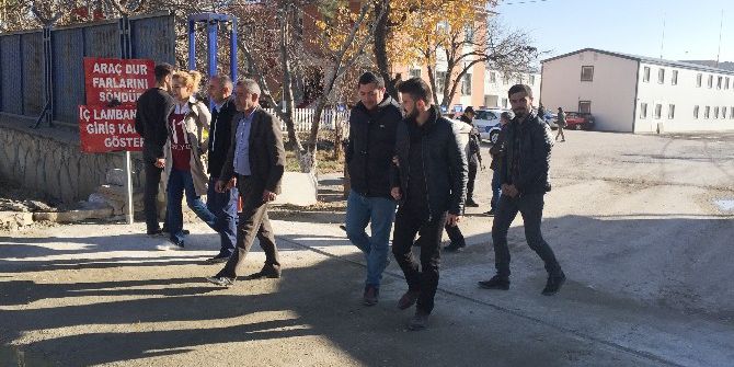 Ak Parti İlçe Başkanlığına Bombalı Saldırı Düzenlenmesi