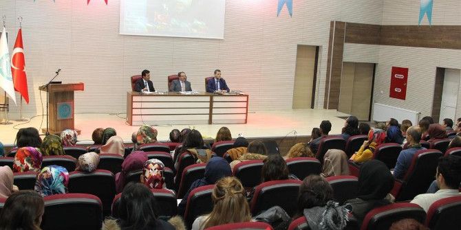 Bitlis Eren Üniversitesinde "Hoca Ahmet Yesevi’yi Anlamak" Paneli