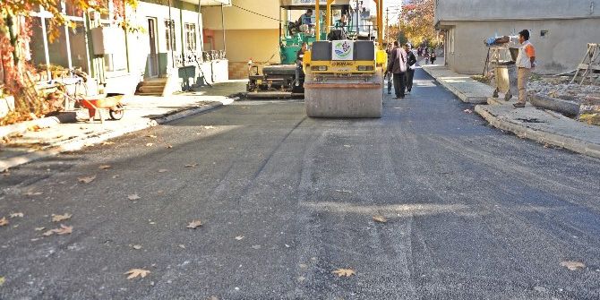 Asfalt Çalışmaları Devam Ediyor