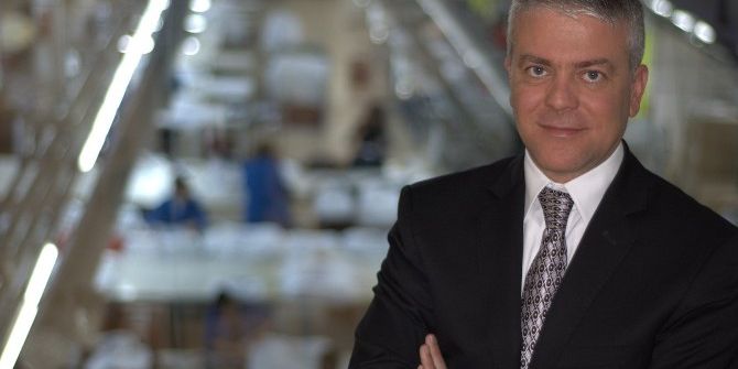 İngilizleri Türkler Giydiriyor