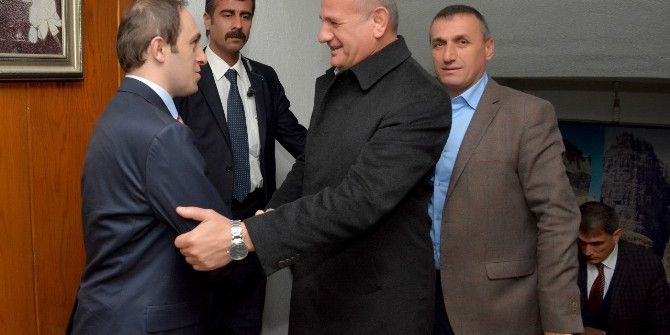 Düzce Belediye Başkanı Mehmet Keleş Hakkari’de