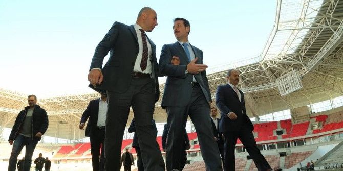 Başkanlar Yeni Stadı İnceledi