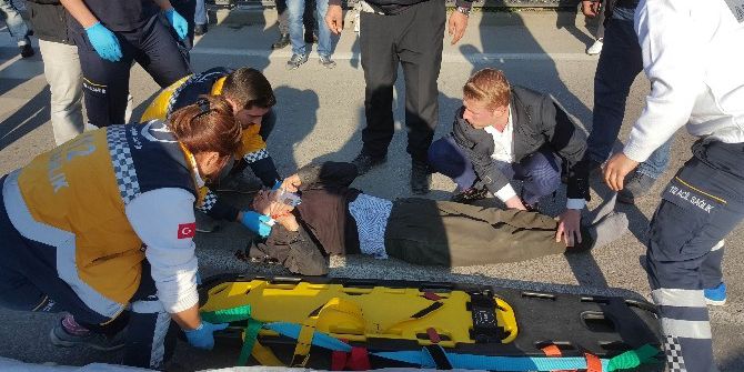 Otomobilin Çarptığı Yaşlı Adam Ağır Yaralandı