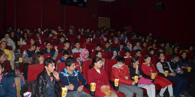 Çocuklar Sinema İle Tanıştı