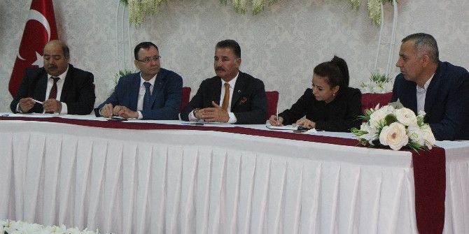 Başkan Tuna, Tekstil Sektörü Temsilcileriyle Bir Araya Geldi