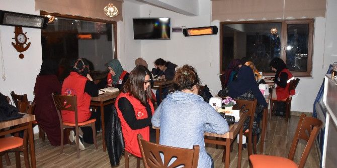 Gençlerle Kıraathaneler Aslına Dönüyor