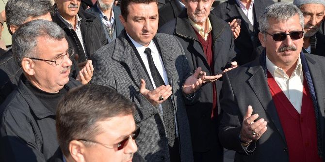 Bozüyük’te Umre Yolcuları Dualarla Uğurlandı