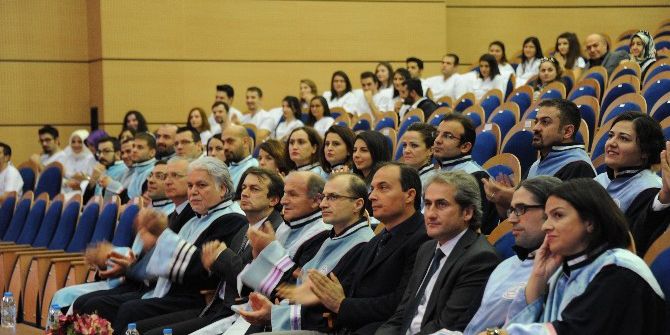 Diş Doktorları Beyaz Önlüklerini Giydi