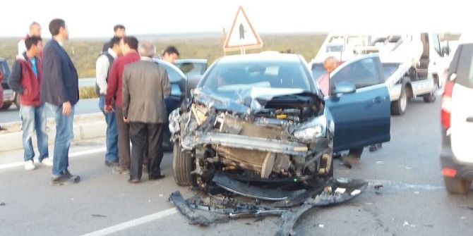 Didim’de Zincirleme Trafik Kazası; 6 Yaralı