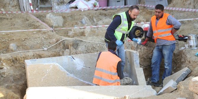Milas’ta İnşaat Temelinden Tarihi Mezar Fışkırıyor