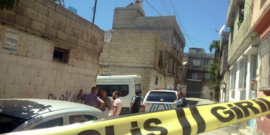 Gaziantep’te Bir Polis Başından Vuruldu