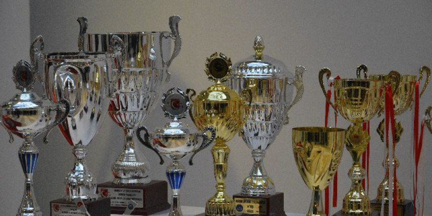 Kadir Has’a 56 Ödül