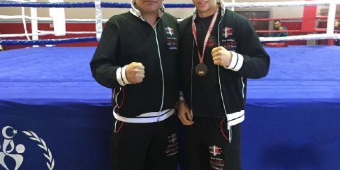 Adanalı Boksörün Başarısı