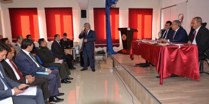 Kütahya Valisi Ahmet Hamdi Nayir, Muhtarlarla ’Değerlendirme Toplantısı’nda Buluştu