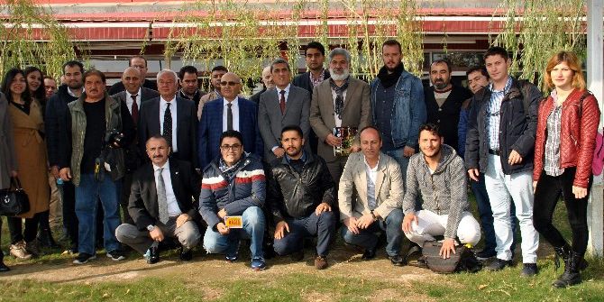 Aydınlı Gazeteciler Basın Kartlarını Törenle Aldı