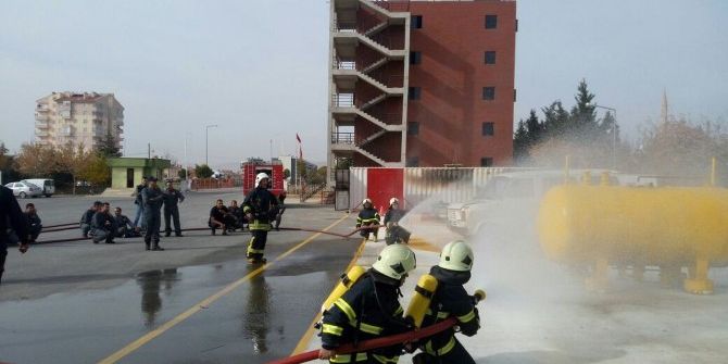 İtfaiye Personelini Komandolar Gibi Eğittiler
