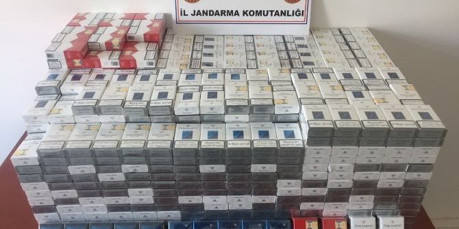 Lüks Otomobile Zula Edilen Kaçak Sigaradan Tutuklandılar