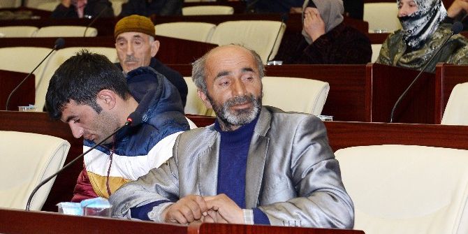 Halk Günü Toplantısında Çocuk Tartışması