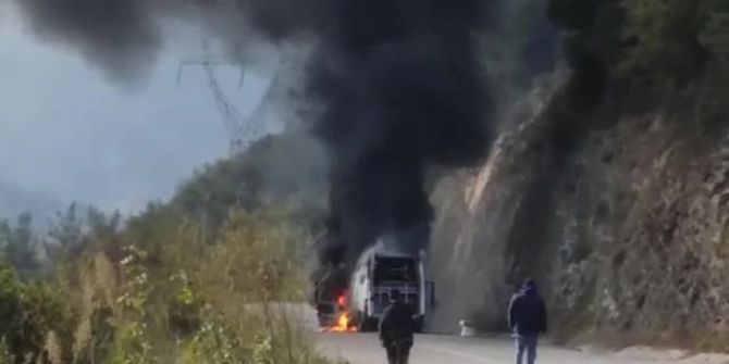 Aracın Yanma Anı Amatör Kamerada