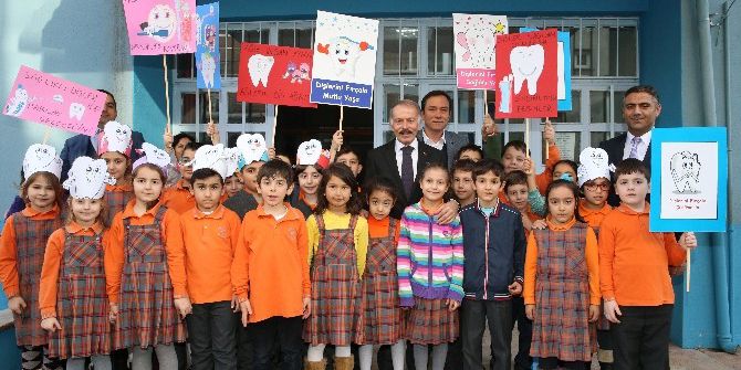 Bayrampaşa Belediyesi Öğrencilere 20 Bin Adet Diş Bakım Seti Dağıttı