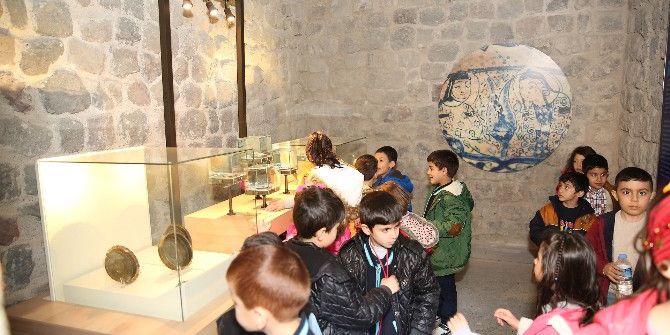 Gençler Tarihiyle Buluştu