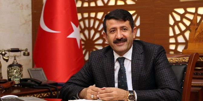 Ekinci’den Öğretmenler Günü Mesajı