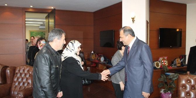 Yoğun Bakım Ünitesi İçin 70 Bin Lira Bağışlayan Hayırsevere Plaket