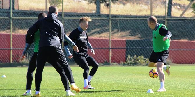 Gaziantepsporlu Larsson’da Düşüş Devam Ediyor